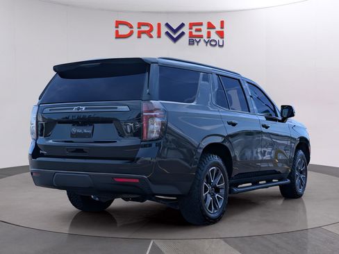 Used 2022 Chevrolet Tahoe Z71 w/ Luxury Package AWD/4WD image 5