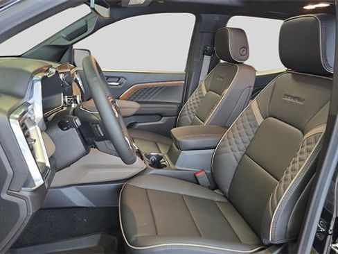 New 2026 GMC Canyon Denali image 11