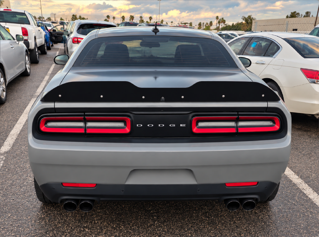 Used 2018 Dodge Challenger SRT Hellcat RWD image 5