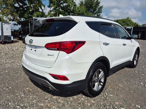 Used 2017 Hyundai Santa Fe Sport FWD image 5