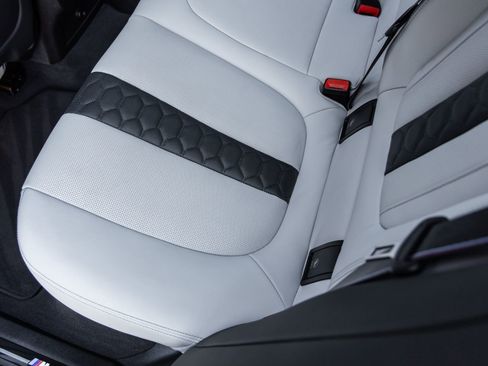 Used 2025 BMW X6 M Competition w/ Executive Package image 36