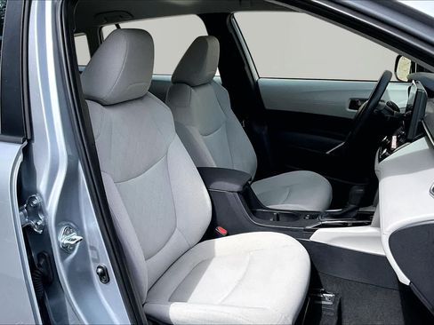 Used 2024 Toyota Corolla Cross L FWD image 9