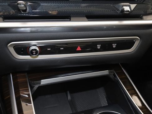 Used 2023 BMW X7 xDrive40i w/ Premium Package image 33