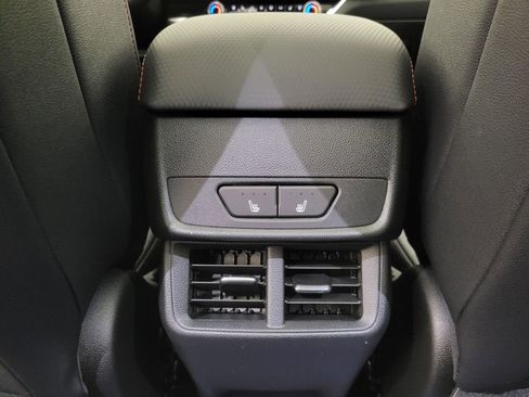 New 2026 Chevrolet Equinox RS w/ Convenience Package III FWD image 17