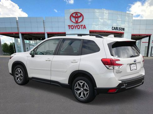 Used 2020 Subaru Forester Premium AWD/4WD image 6