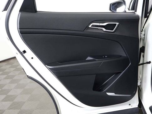 Used 2023 Kia Sportage LX image 23