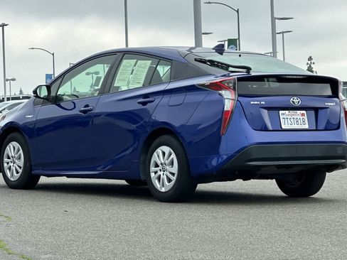 Used 2016 Toyota Prius Two image 7