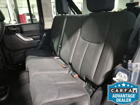 Used 2017 Jeep Wrangler Unlimited Sport w/ Quick Order Package 24S AWD/4WD image 15