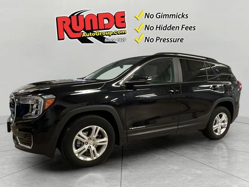 Used 2022 GMC Terrain SLE w/ Driver Convenience Package image 1