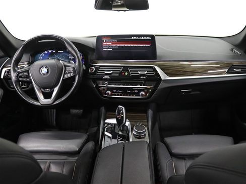 Used 2021 BMW 540i xDrive w/ Premium Package image 18