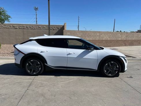 Used 2025 Kia EV6 Light RWD image 3