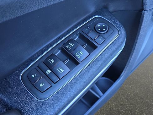 Used 2018 Chrysler 300 Touring w/ Sport Appearance Package image 28