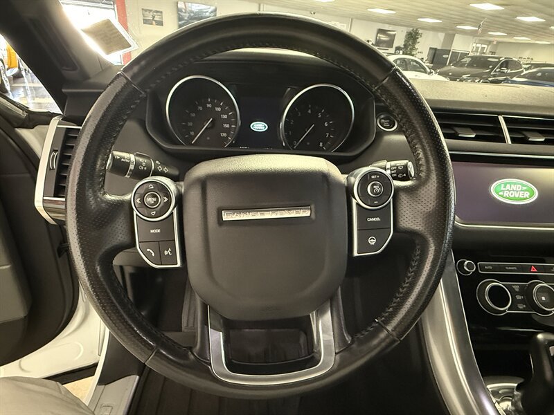 Used 2017 Land Rover Range Rover Sport HSE AWD/4WD image 30