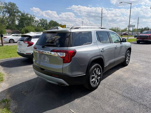 Used 2023 GMC Acadia SLE w/ Driver Convenience Package FWD image 3