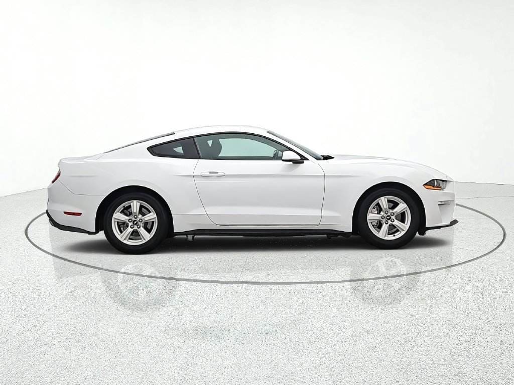 Used 2018 Ford Mustang Coupe RWD image 8