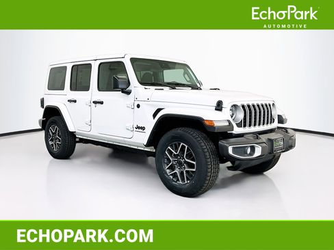 Used 2025 Jeep Wrangler Sahara image 1