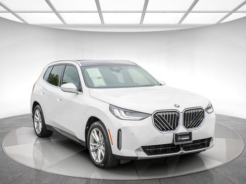Used 2025 BMW X3 xDrive30i w/ Premium Package AWD/4WD image 5