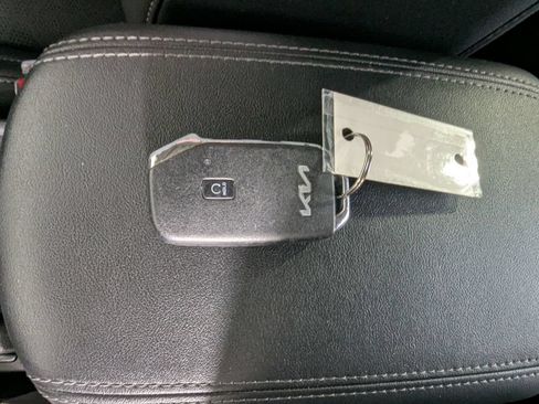 Used 2024 Kia Seltos EX FWD image 26