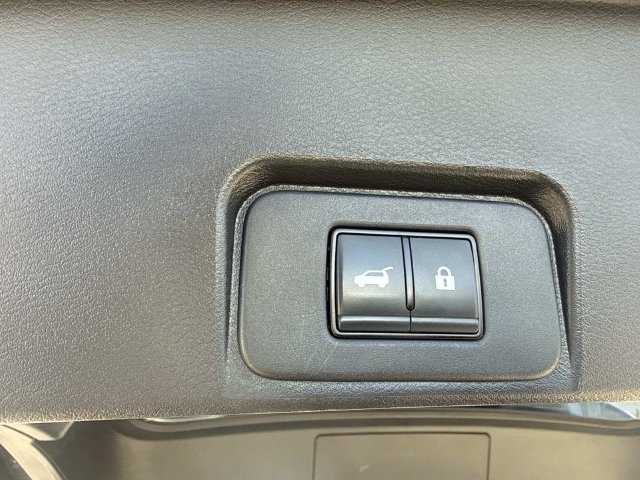 Used 2024 Nissan Rogue SV FWD image 7