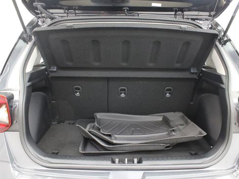 Used 2025 Hyundai Venue Limited FWD image 28