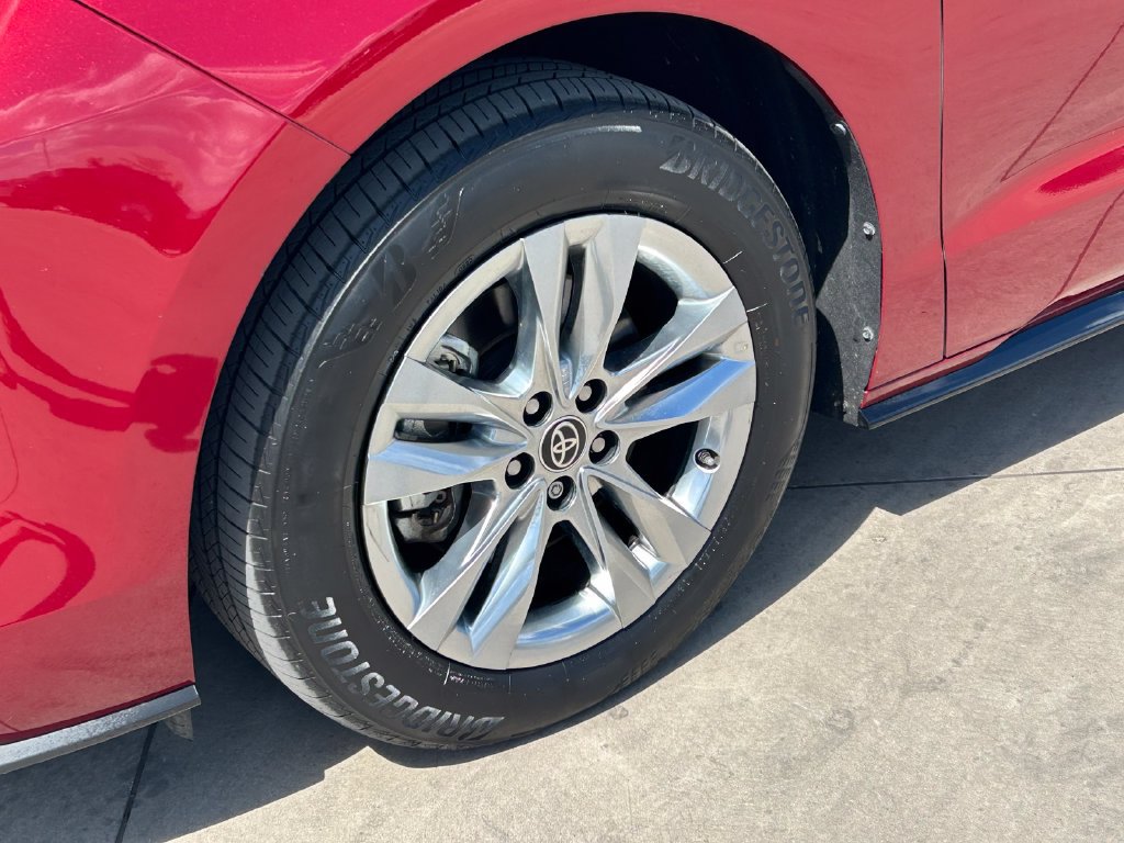 Certified 2023 Toyota Sienna Limited AWD/4WD image 9
