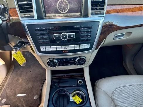 Used 2016 Mercedes-Benz GL 550 4MATIC image 12