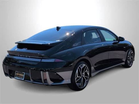 Certified 2025 Hyundai Ioniq 6 SEL image 8