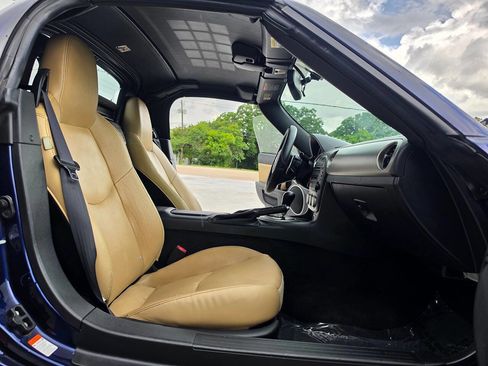 Used 2011 MAZDA MX-5 Miata Grand Touring w/ Premium Pkg RWD image 25