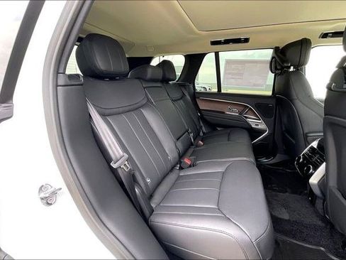 New 2026 Land Rover Range Rover SE image 11