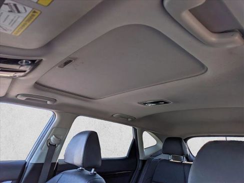 Used 2022 Kia Seltos EX image 17