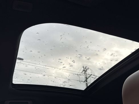 Used 2022 Lincoln Nautilus Reserve w/ Equipment Group 201A image 18