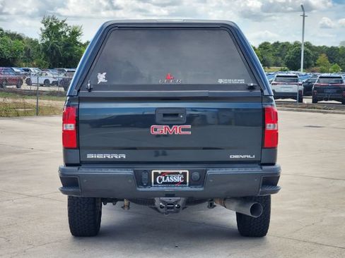 Used 2017 GMC Sierra 2500 Denali w/ Duramax Plus Package AWD/4WD image 6