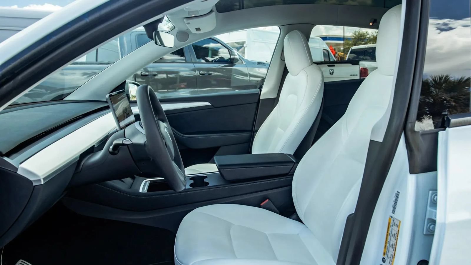 Used 2022 Tesla Model Y Performance AWD/4WD image 21
