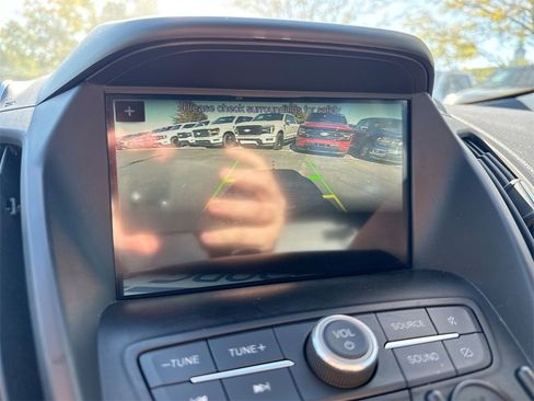 Used 2019 Ford Escape SE image 14