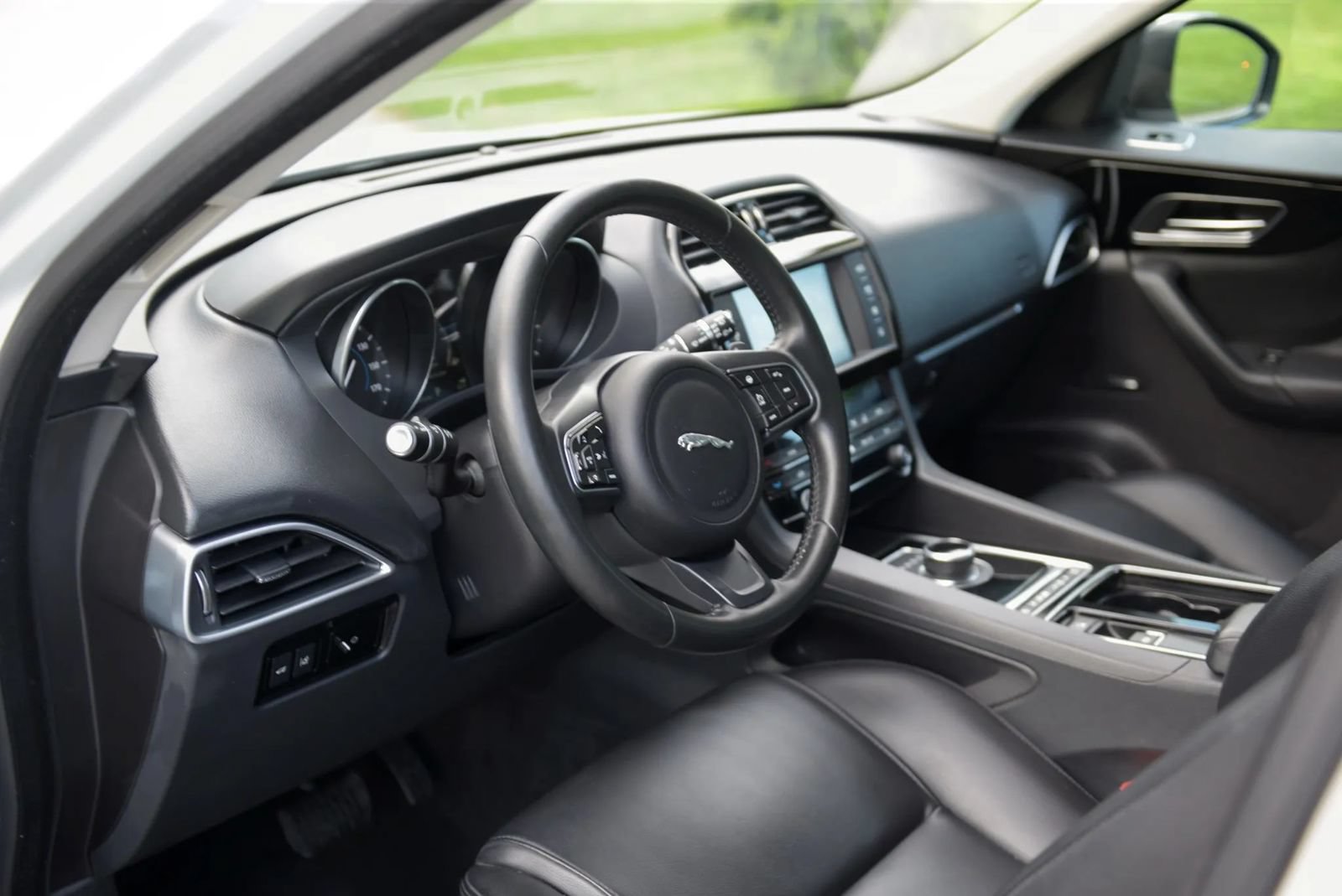 Used 2018 Jaguar F-PACE Premium AWD/4WD image 50