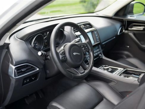 Used 2018 Jaguar F-PACE Premium AWD/4WD image 50