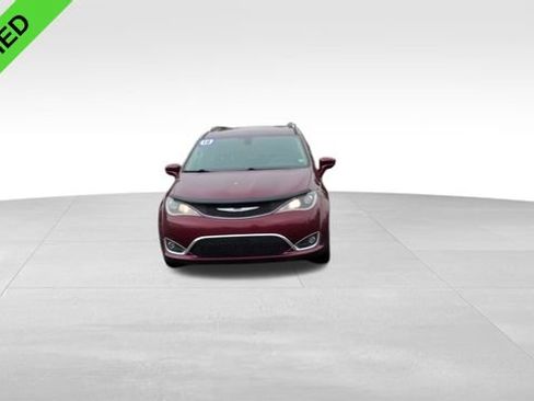 Used 2018 Chrysler Pacifica Touring-L Plus image 4