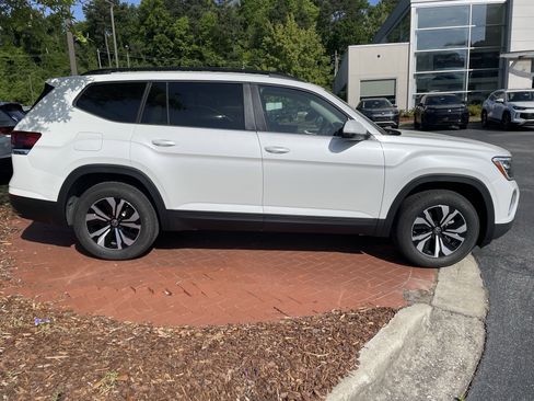 New 2026 Volkswagen Atlas SE FWD image 4