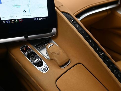 Used 2022 Chevrolet Corvette Stingray w/ Z51 Performance Package image 18