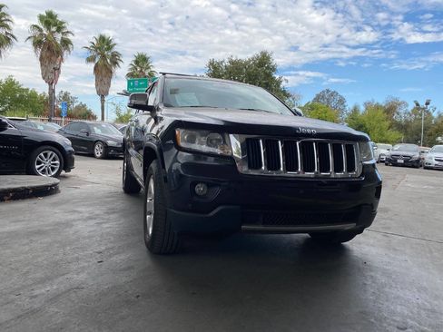 Used 2013 Jeep Grand Cherokee Limited w/ Luxury Group II image 37