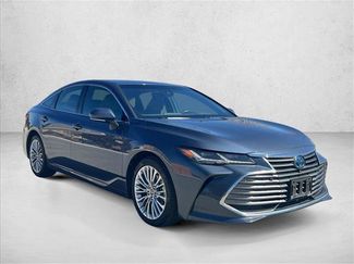 Used 2020 Toyota Avalon Limited w/ Advanced Safety Package video 3
