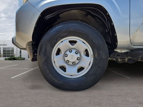 Used 2023 Toyota Tacoma SR AWD/4WD image 11