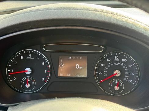 Used 2018 Kia Sorento FWD image 19