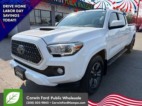 Used 2019 Toyota Tacoma TRD Sport AWD/4WD image 1