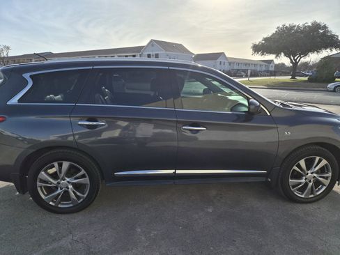 Used 2013 INFINITI JX35 AWD w/ Premium Pkg image 6
