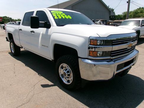 Used 2017 Chevrolet Silverado 2500 W/T AWD/4WD image 6