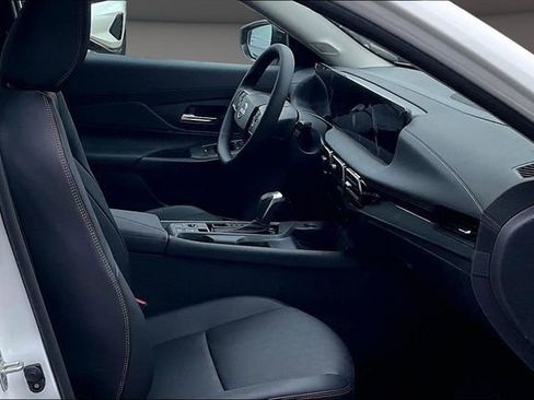 New 2026 Nissan Sentra SR w/ SR Premium Package FWD image 11