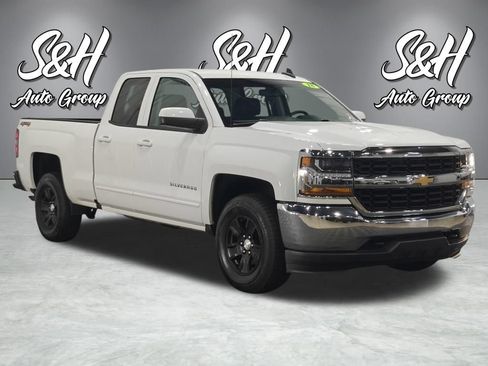 Used 2018 Chevrolet Silverado 1500 LT w/ Trailering Package AWD/4WD image 2