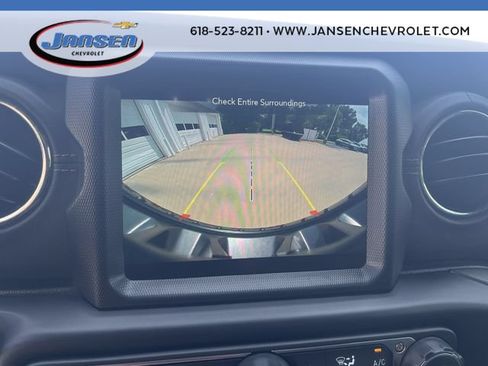 Used 2022 Jeep Wrangler Unlimited Sahara AWD/4WD image 14