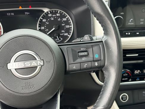 Certified 2023 Nissan Rogue SL w/ SL Premium Package FWD image 17